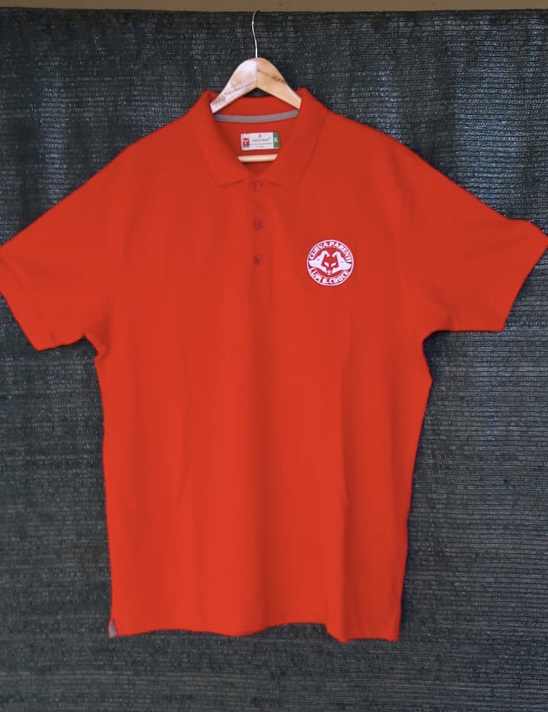 polo rossa con logo